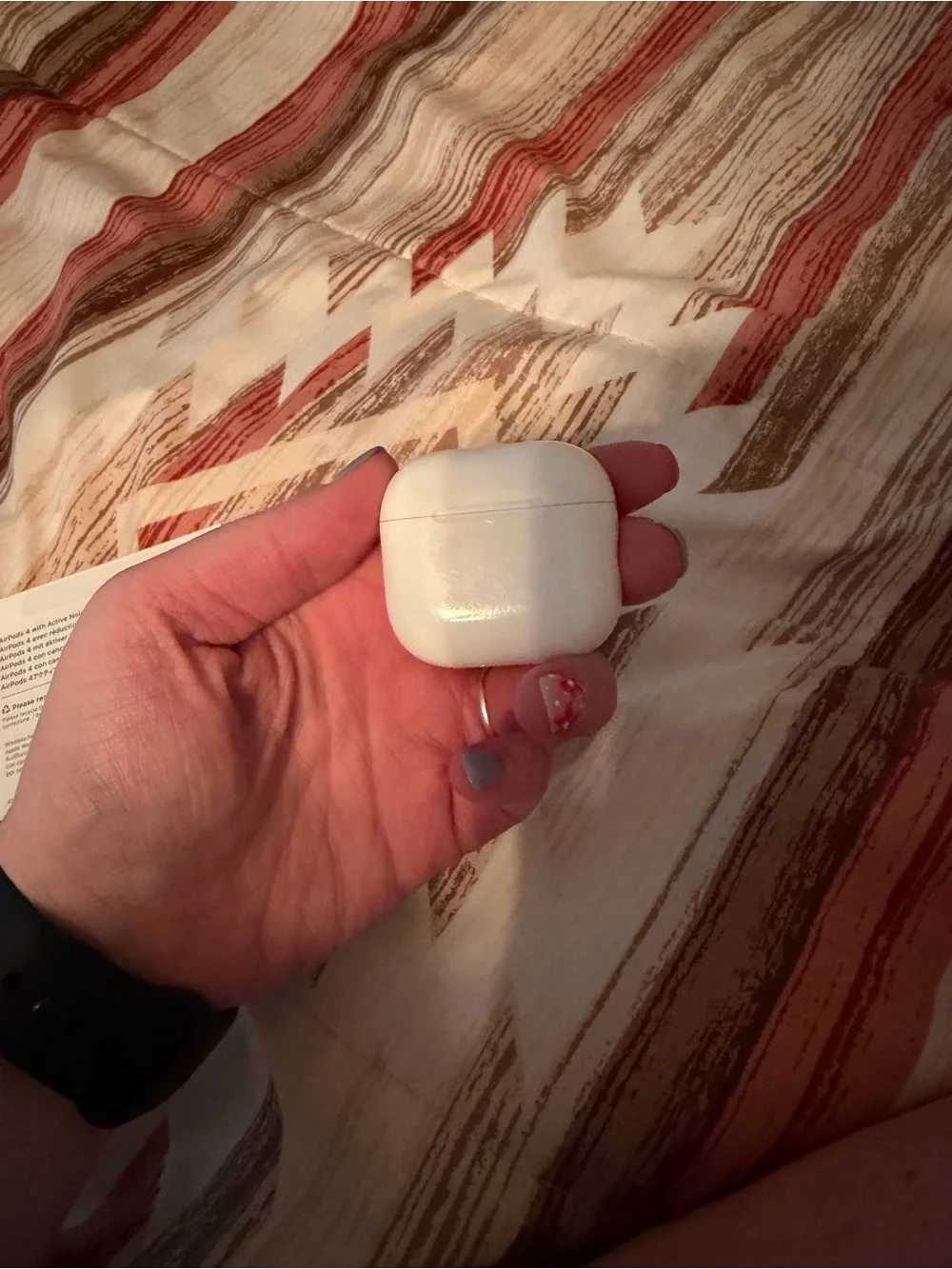Apple AirPod 4 with noise cancellation hardly used
